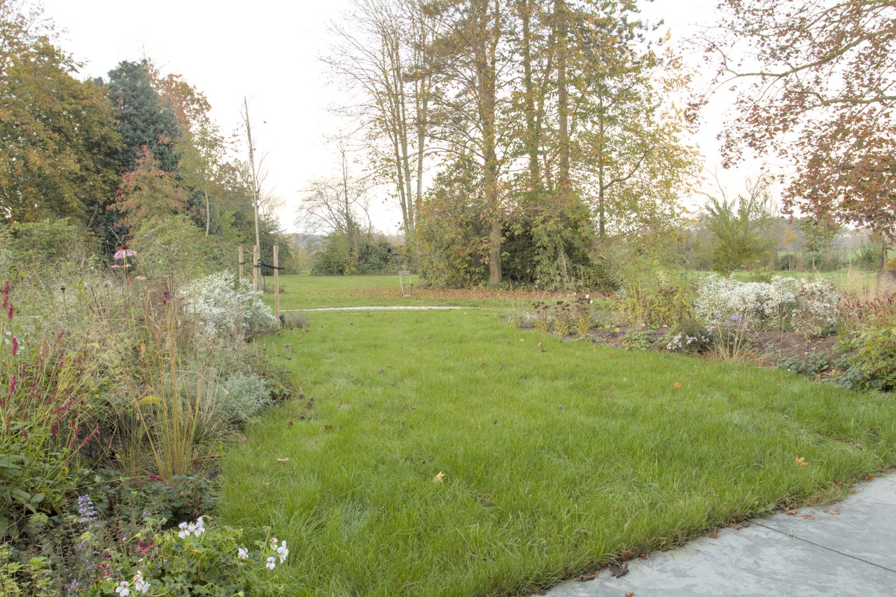 Prarietuin met biodiverse borders aansluitend op zichten landschappelijke tuin - atelier b2